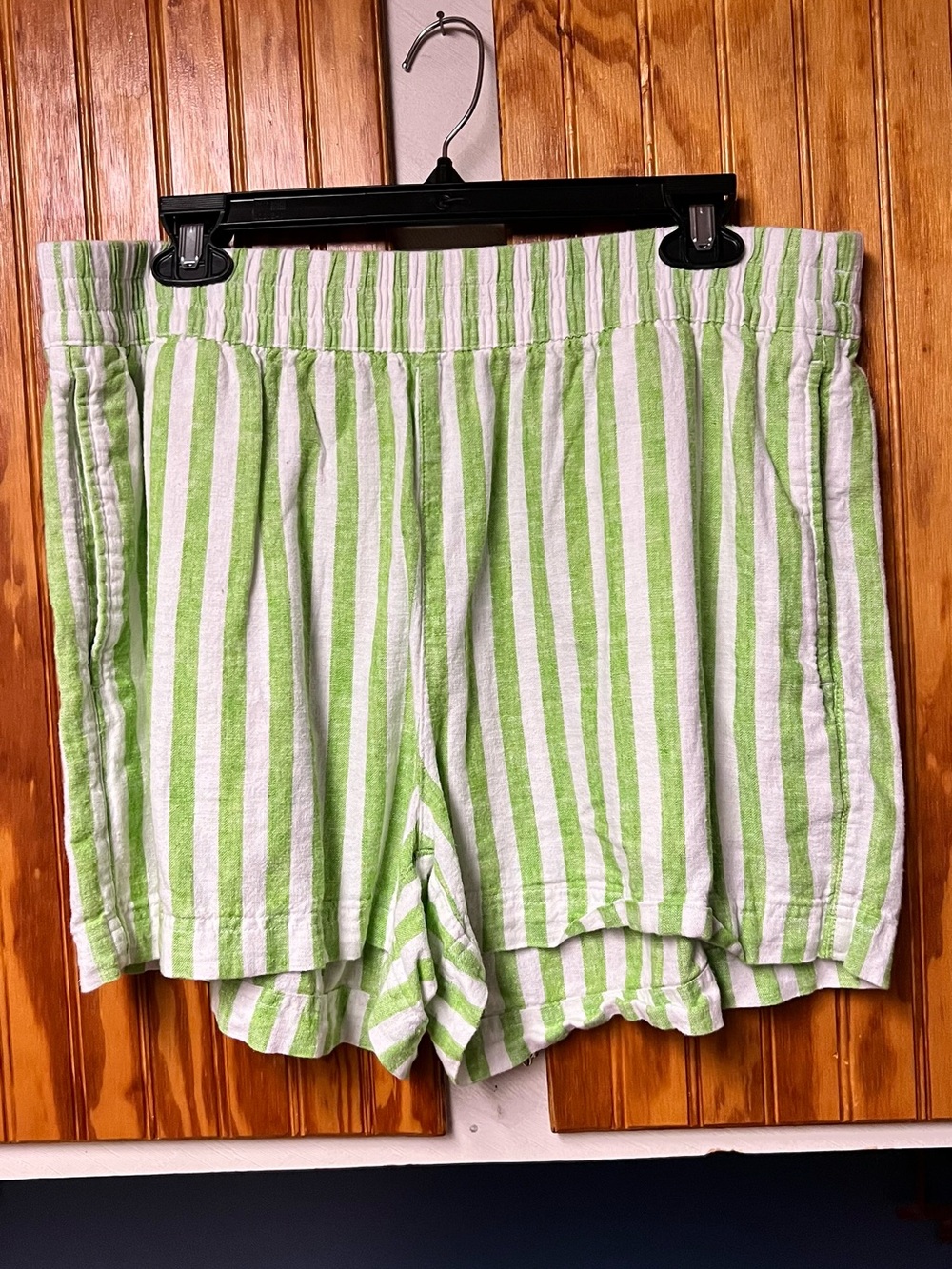 Old navy Green & White Striped Terry Cloth Women’s Shorts size L